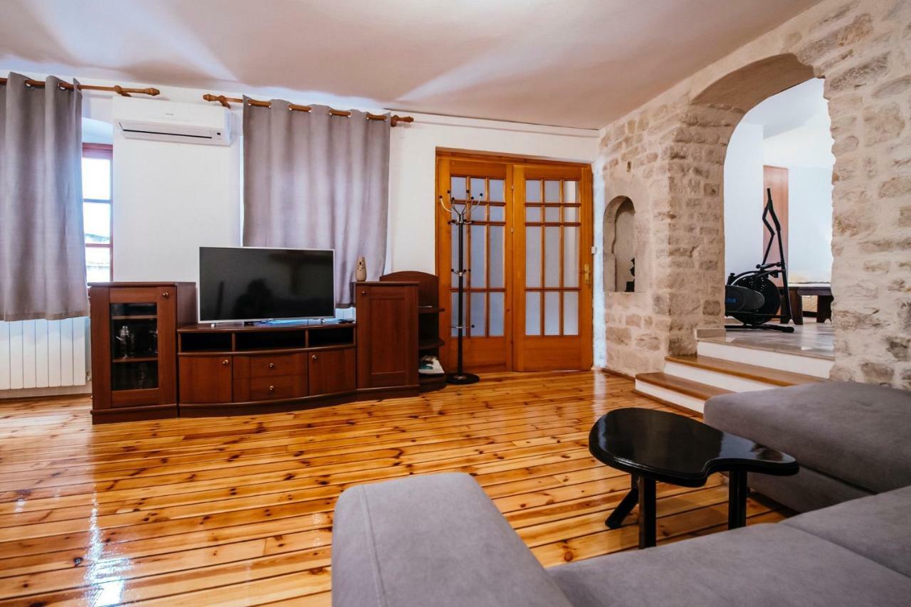 Heart Of Town Apartment Zadar Exterior photo