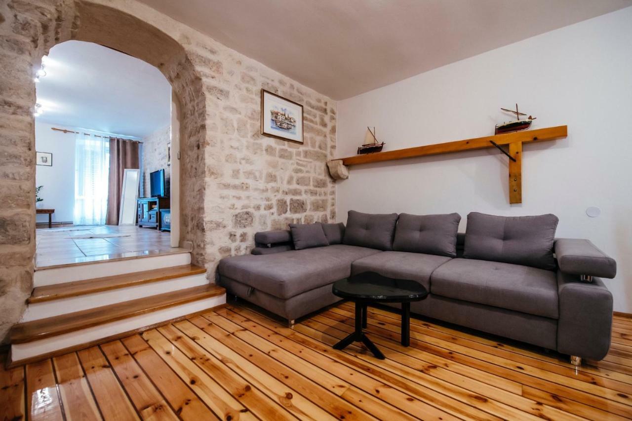 Heart Of Town Apartment Zadar Exterior photo