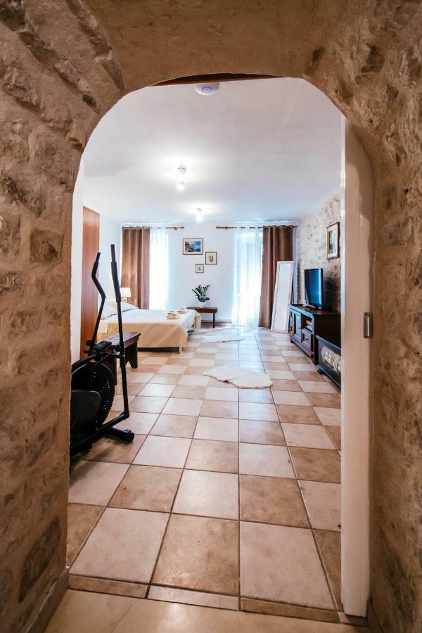 Heart Of Town Apartment Zadar Exterior photo