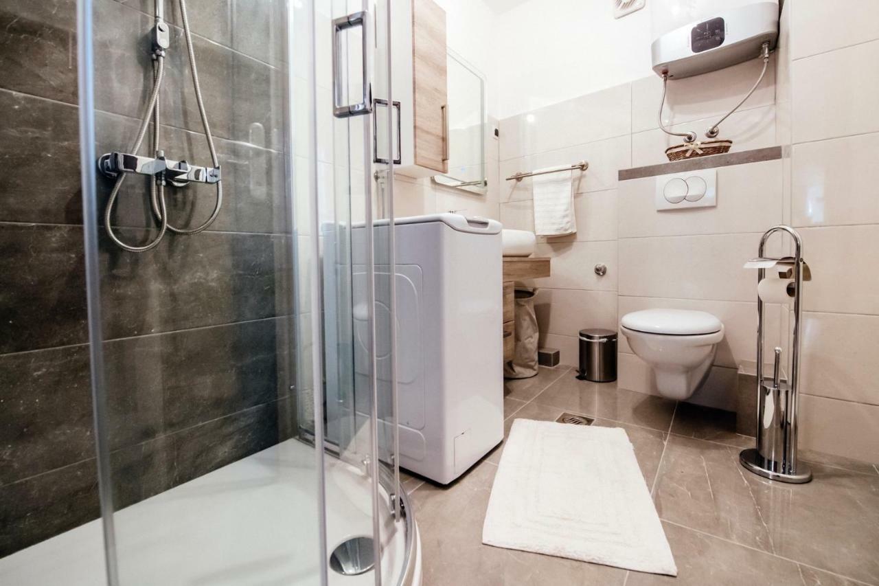 Heart Of Town Apartment Zadar Exterior photo