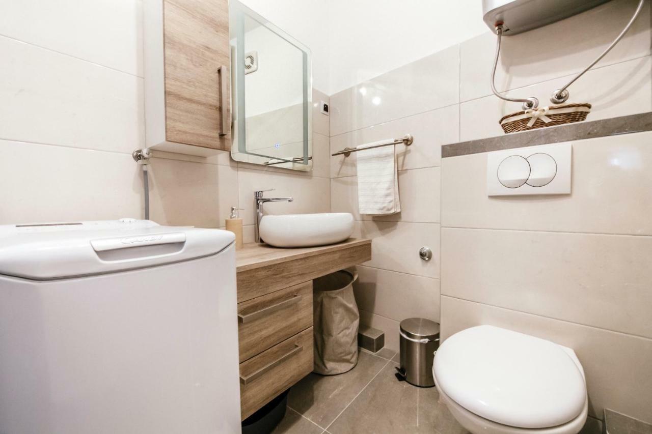 Heart Of Town Apartment Zadar Exterior photo